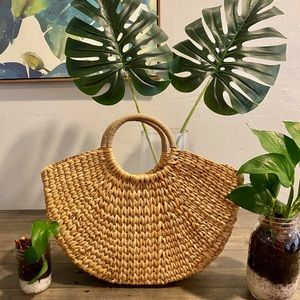 Summery straw tote bag